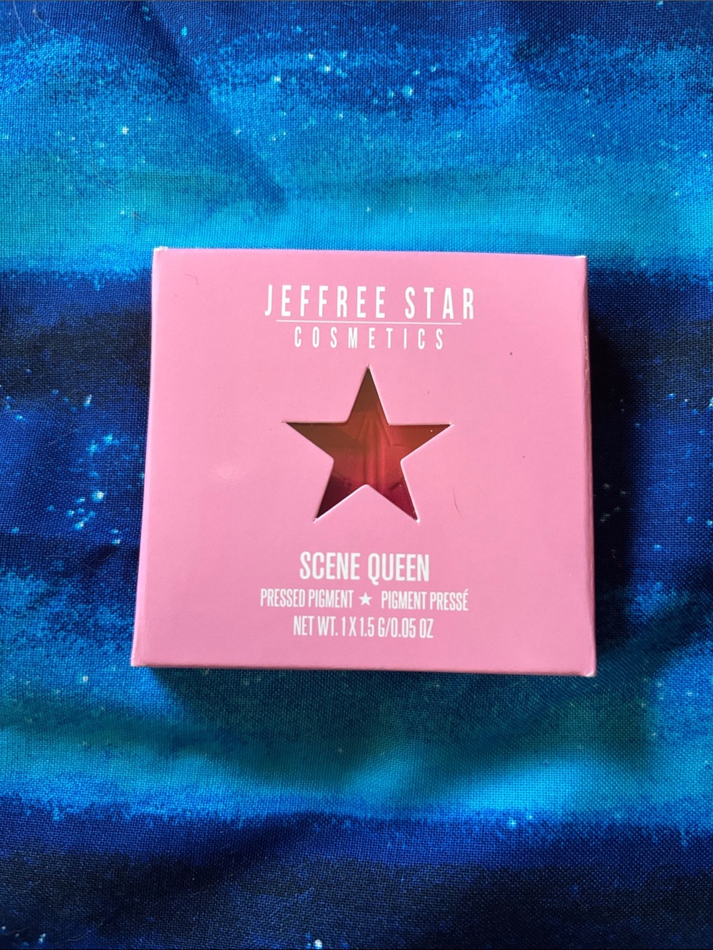 Jeffree Star Scene Queen Pressed Pigment - Pink Packaging with Red Star